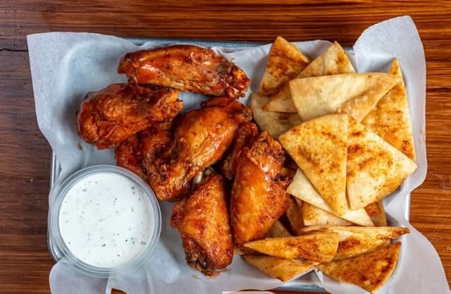 6 Chicken Wings (Hot Honey BBQ).