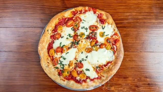 Margherita Pizza.
